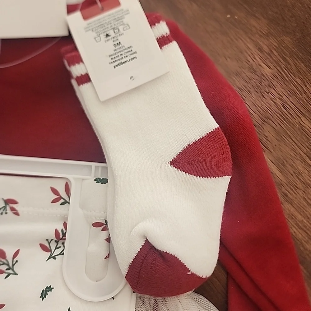 Pl. baby 4 Piece Holiday Outfit, NWT! Size 9months
